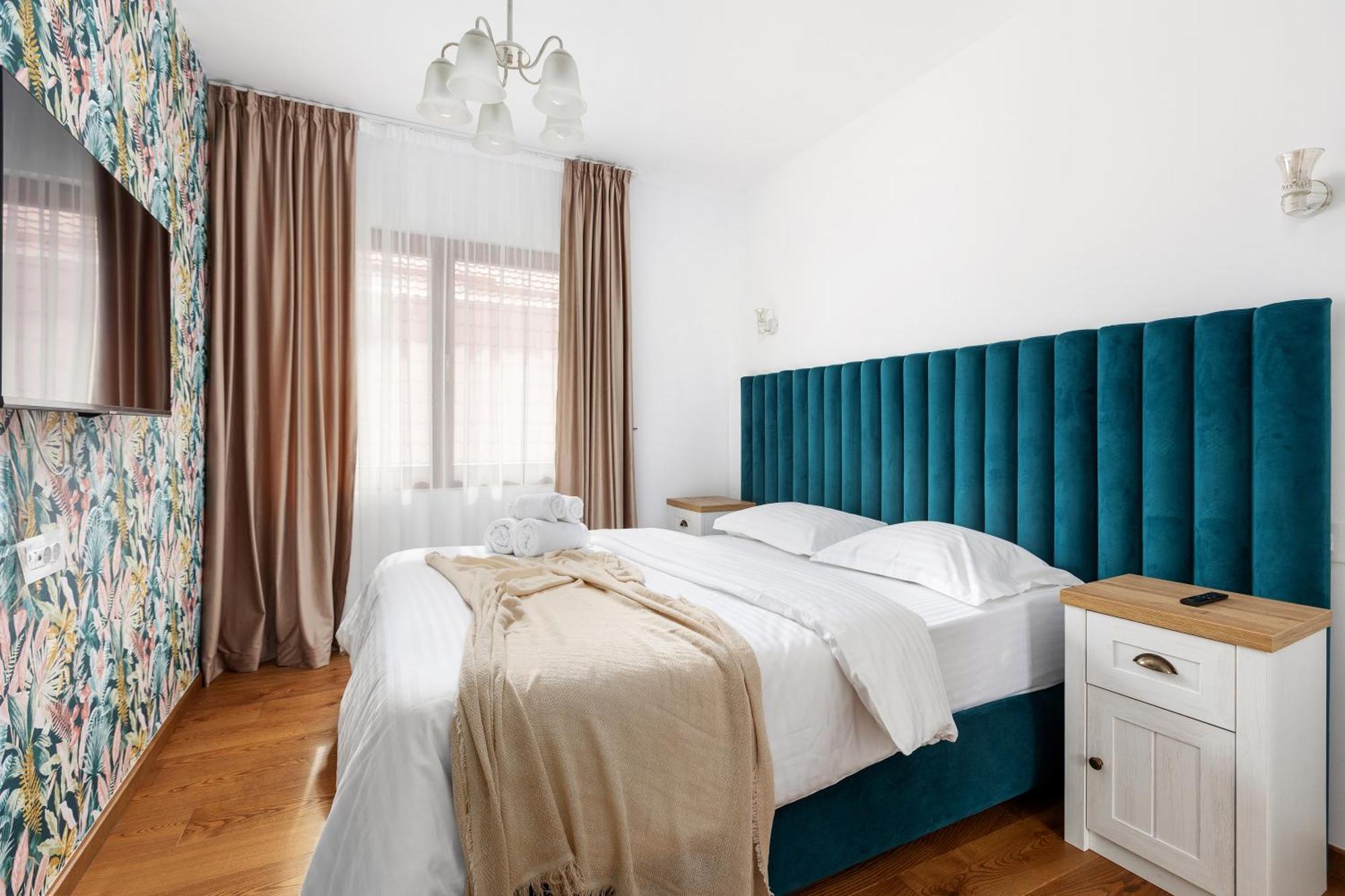 Peak Aparthotel - Old Town - By Cityhost Брашов Экстерьер фото